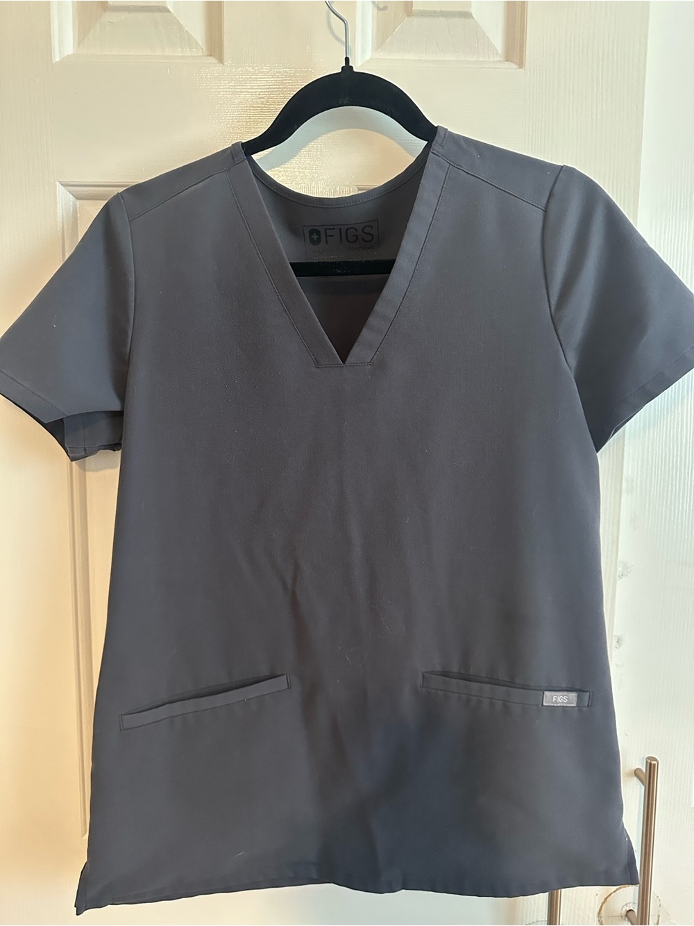 FIGS Women’s Technical Shirt in Charcoal